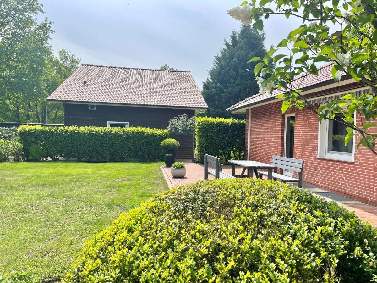 Landhaus Am Wald Mit Garten Mit 1 Schlafnische Und 1 Schlafzimmer Aurich Dış mekan fotoğraf